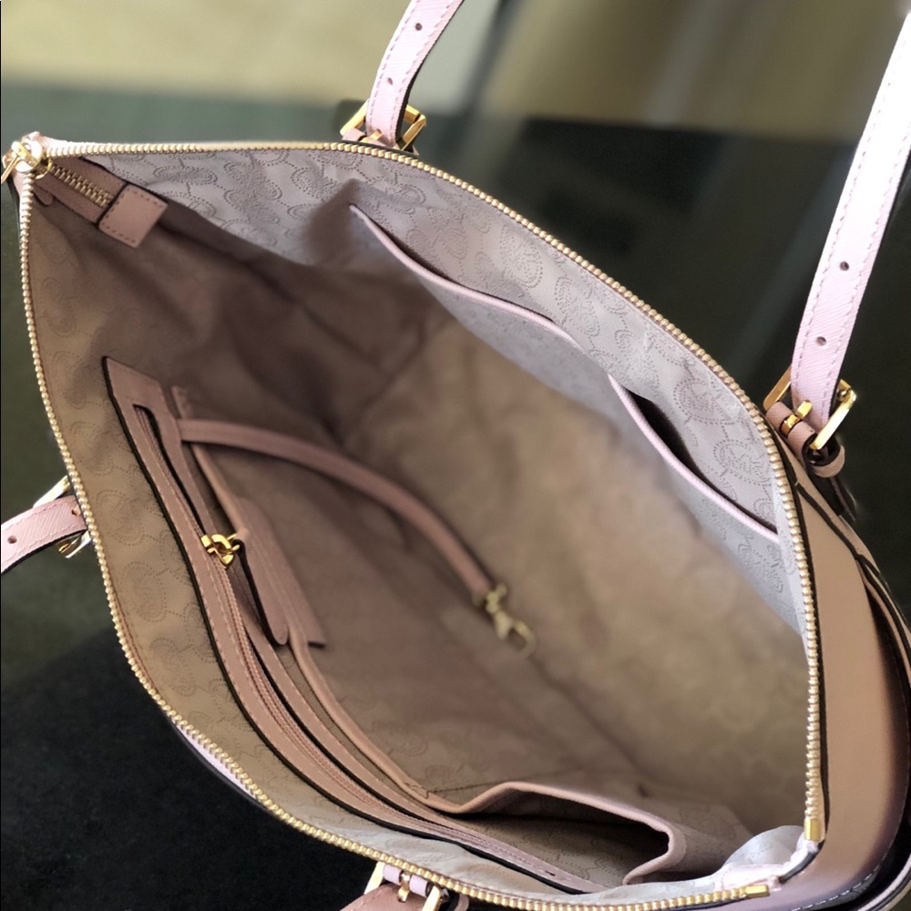 michael kors purse - Picture 8 of 8